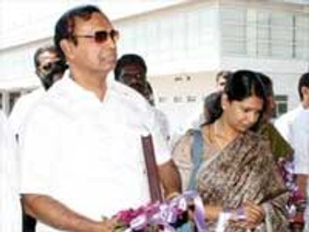 கடும் குரலில் பாலு கண்டிப்பு - அழுத வவுனியா பெண் கலெக்டர்