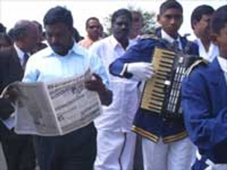இலங்கைக்கு முன்பு அனுமன் வந்தான்:  இப்போது சனி வந்து விட்டார்-தமிழ் நாளிதழ்