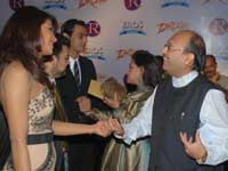 அமர் சிங்-மனைவி மீது ரூ. 500 கோடி மோசடி புகார்