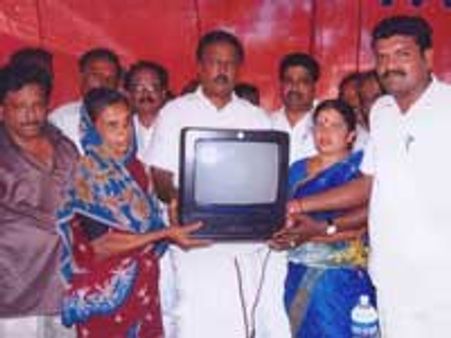 கேரளாவுக்கு கடத்தப்படும் இலவச தொலைக்காட்சி பெட்டிகள்