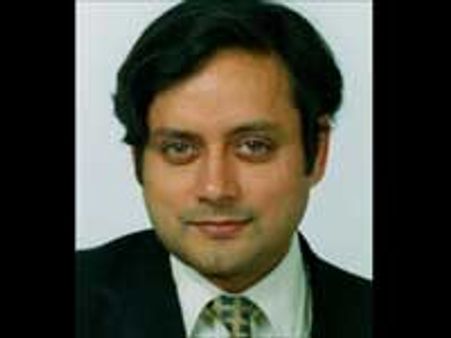 அரசியல்வாதிகள் ட்விட்டரை பயன்படுத்த தரூர் பிரசாரம்