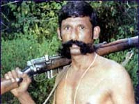 வீரப்பன் நினைவு நாள்-கோவிலில் எருமை கன்று பலி