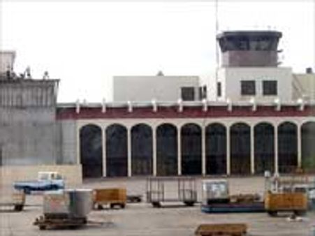 கொழும்பு விமான நிலையத்தில் 29 தமிழ் இளைஞர்கள் கைது