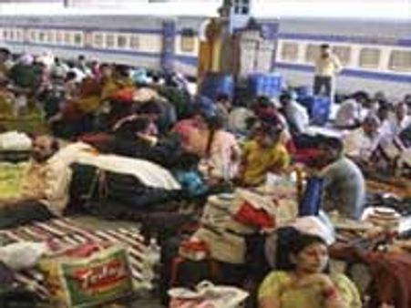 ரயில் டிக்கெட்டுகள் மோசடி-38 புரோக்கர்கள் கைது