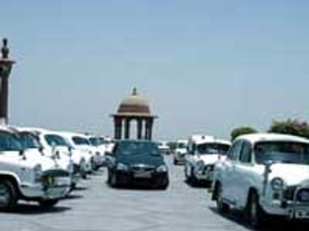 ராஜ்யசபா துணை சபாநாயகரின் அலுவலக கார் திருட்டு