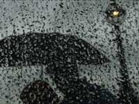 தமிழகத்தில் வெயிலுக்கும், மழைக்கும் சண்டை!!