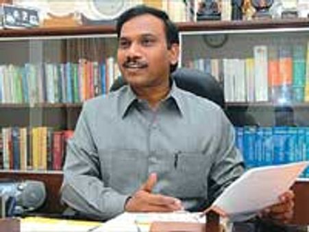 நான் 'ஸ்பெக்ட்ரம் ராஜா' தான்!-சொல்கிறார் ராசா