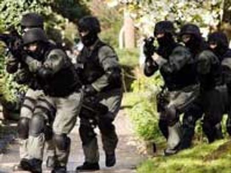 யுஎஸ்: எப்பிஐ தாக்குதல்- முஸ்லீம் தலைவர் சுட்டுக் கொலை