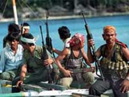 சோமாலியா கடற்கொள்ளையர் பிடியில் மேலும் ஒரு தமிழர்