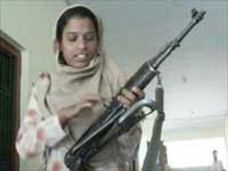 தீவிரவாதியை சுட்டு வீழ்த்திய ருக்ஷானாவுக்கு போலீஸ் அதிகாரி பதவி- டெல்லிக்கு மாற்றம்