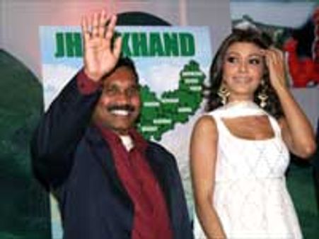 ரெய்டு.. மருத்துவமனையில் மது கோடா