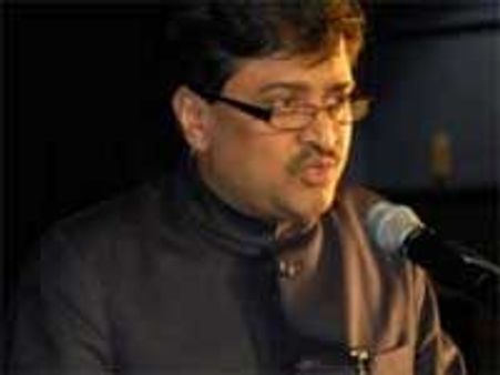 மகாராஷ்டிராவில் ஆட்சி அமைந்தது- சவான் முதல்வராகப் பதவயேற்பு