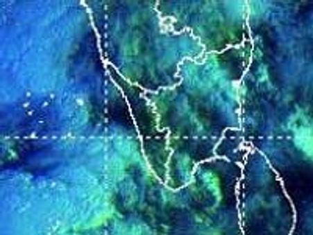 24 மணி நேரத்திற்கு மழை நீடிக்கும்- பல மாவட்டங்களில் பள்ளிகளுக்கு விடுமுறை