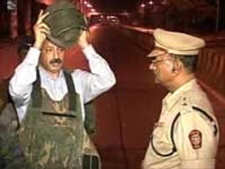 அட பாவிகளா.. !: கர்கரேவின் புல்லட் புரூப் உடை மாயம்!!