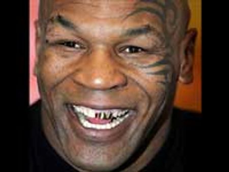 போட்டோகிராபருக்கு அடி-டைசன் கைதாகி விடுதலை