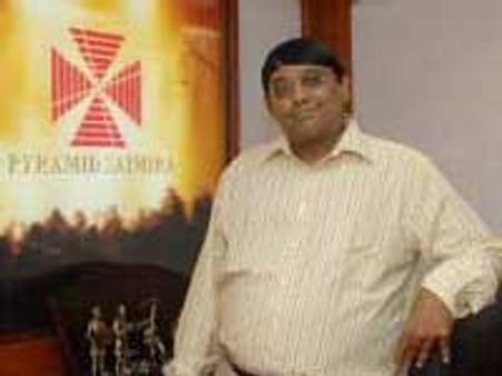 பிரமிட் சாய்மிராவுக்கு 'செபி' 7 ஆண்டு தடை!