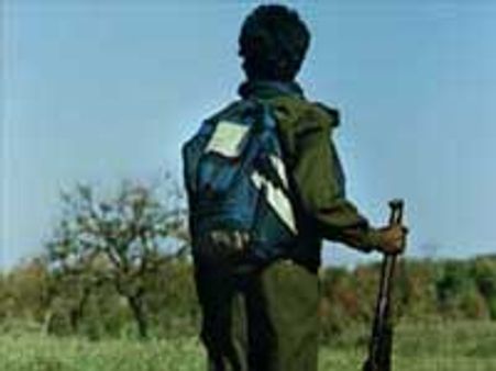 ஆண்டுக்கு ரூ.1,500 வரி வசூலிக்கும் நக்ஸல்கள்