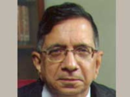 தலைமை நீதிபதி கோகலேவுக்கு கார், நிலம், வீடு இல்லை!