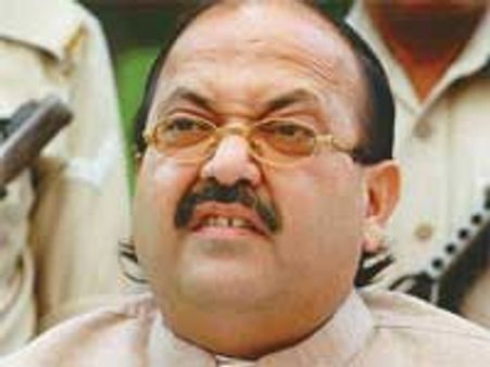 ராஜ்யசபாவில் பாஜக எம்பிக்கள்-அமர்சிங் கைகலப்பு