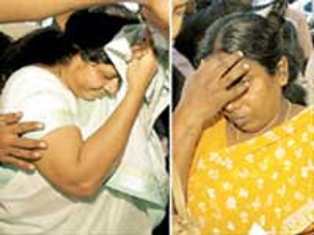 சென்னை விமான நிலையம்-9 சுங்கத்துறை அதிகாரிகள் கைது