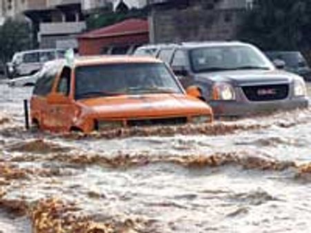 ஜெட்டாவில் பெரும் வெள்ளம்: 77 பேர் பலி-ஹஜ் யாத்ரீகர்கள் தவிப்பு