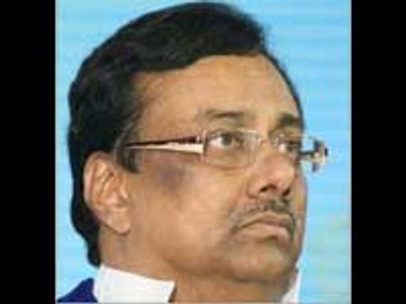 இளங்கோவன் வீட்டில் பெட்ரோல் குண்டு வீச்சு - 3 பேர் கைது