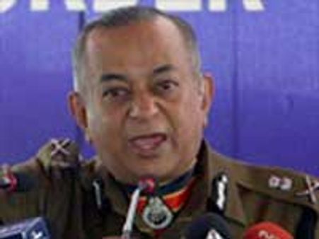 'தலிபான் தாக்குதலிலிருந்து தங்களைக் காத்துக் கொள்ள எல்லைப் பகுதியில் பங்கர் அமைக்கும் பாக்.'