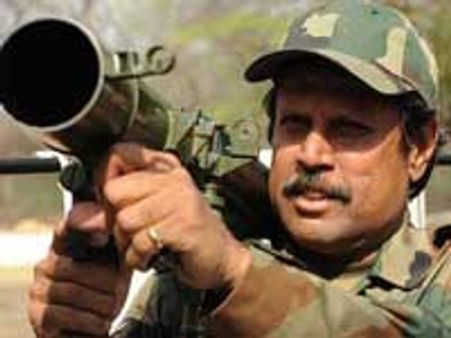 சிவசேனாவுக்கு கபில்தேவ் கண்டனம்