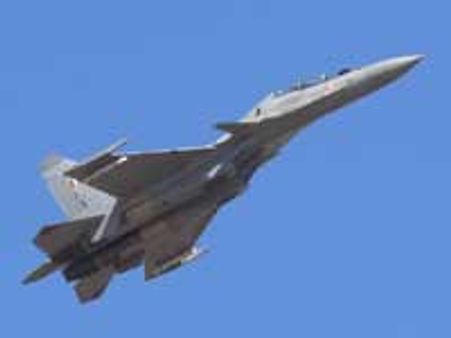 சுகோய் போர் விமானம் விழுந்து நொறுங்கியது - பைலட்டுகள் தப்பினர்