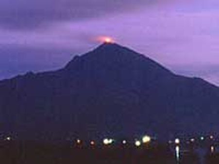 திருவண்ணாமலை அருணாச்சலேஸ்வரர் கோவிலில் மகா தீபம் ஏற்றப்பட்டது