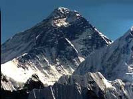 புவிவெப்பம்: விழிப்புணர்வுக்காக எவரெஸ்ட்டில் கேபினட் கூட்டம்!