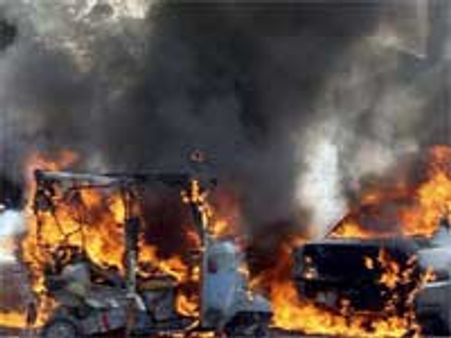 பாக். ஐஎஸ்ஐ அலுவலகத்தில் இரட்டை குண்டுவெடிப்பு