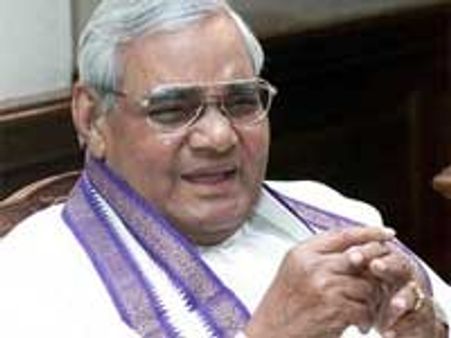 மசூதி இடிப்பு சதி: வாஜ்பாய்க்கு தொடர்பில்லை-காங். திடீர் சர்டிபிகேட்