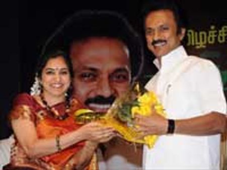 தமிழச்சி தங்கபாண்டியனின் `மஞ்சணத்தி'