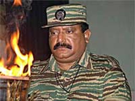 பிரபாகரன் பாதுகாப்பாக உள்ளார்!!-புலிகள்
