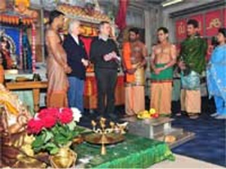 சுவிஸ் நாட்டில் அமையும் ஞானலிங்கேஸ்வரர் ஆலயம்