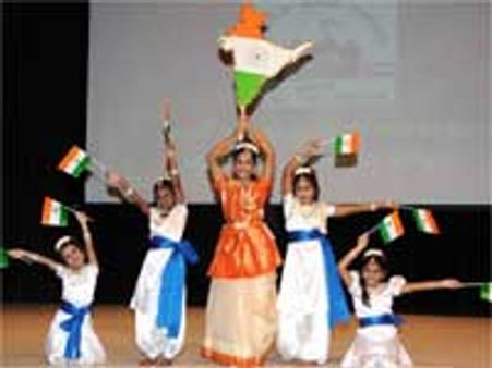 துபாய்: அமீரக தமிழ் மன்றத்தின் 10ம் ஆண்டுவிழா 
