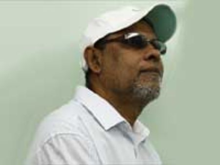 ராஜபக்சேவுக்கு ஆதரவு திரட்டும் குமரன் பத்மநாதன்!