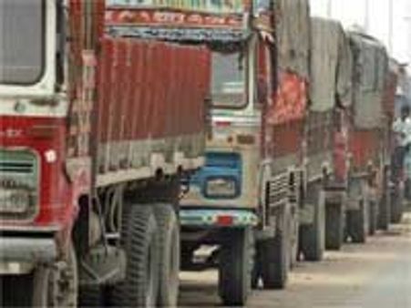 டீசல் விலை உயர்வை திரும்பப் பெறக் கோரி ஏப். 5 முதல் சரக்கு லாரிகள் காலவரையற்ற ஸ்டிரைக்