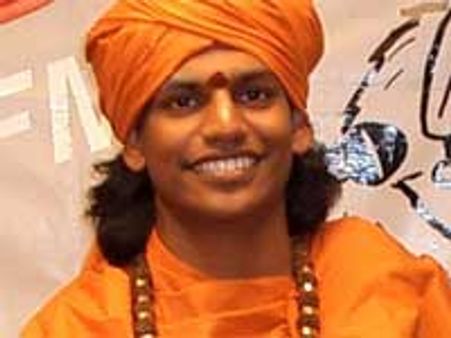 நடிகையுடன் இருப்பது சுவாமி நித்தியானந்தா அல்ல, விரைவில் நேரில் தோன்றி விளக்குவார் - ஆசிரம நிர