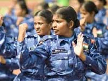 முப்படையில் பெண்களுக்கும் சம உரிமை வழங்க டெல்லி உயர்நீதிமன்றம் உத்தரவு