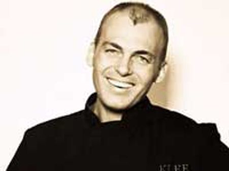 மனைவியின் தாய்ப்பாலில் பாலாடைக் கட்டியைத் தயாரித்து விற்ற அமெரிக்கர்