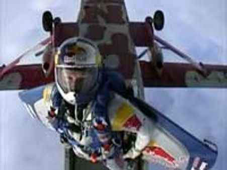 வானில் 37 கிமீ உயரத்தில் இருந்து 'ஜம்ப்'-ஒரு 'ஃபியர்லெஸ்' பயணம்!