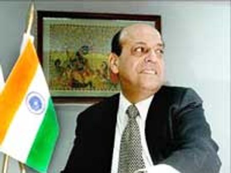 தேர்தல் ஆணையர்களுக்கு பணி பாதுகாப்பு-பிரதமருக்கு நவீன் சாவ்லா கடிதம்