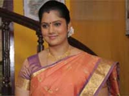 நித்யானந்தாவுடன் தொடர்பா?-யுவராணி மறுப்பு