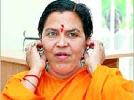 சொந்தக் கட்சியிலிருந்தே விலகிய உமா பாரதி!: ஆர்எஸ்எஸ் எதிர்ப்பை மீறி பாஜக சேர்க்குமா?