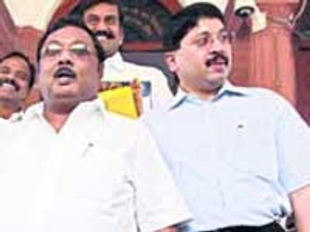 மு.க.அழகிரி, தயாநிதி மாறனின் செல்போன்களை ஒட்டு கேட்க உத்தரவா?