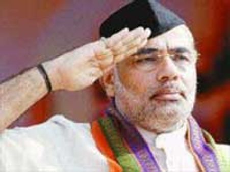 குஜராத் படுகொலைகள்- மோடியிடம் 5 மணி நேரம் விசாரணை-இரவில் மீண்டும் விசாரணை