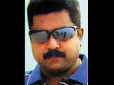 காலாவதி மருந்து வழக்கில் கைதான மீனாட்சி சுந்தரம் மீது வக்கீல்கள் தாக்குதல்