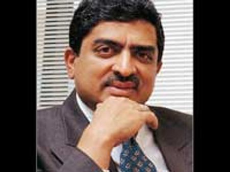 அடையாள அட்டைக்கு கருவிழி படம்: நிலகேனி யோசனைக்கு கேபினட் செயலர் கடும் எதிர்ப்பு